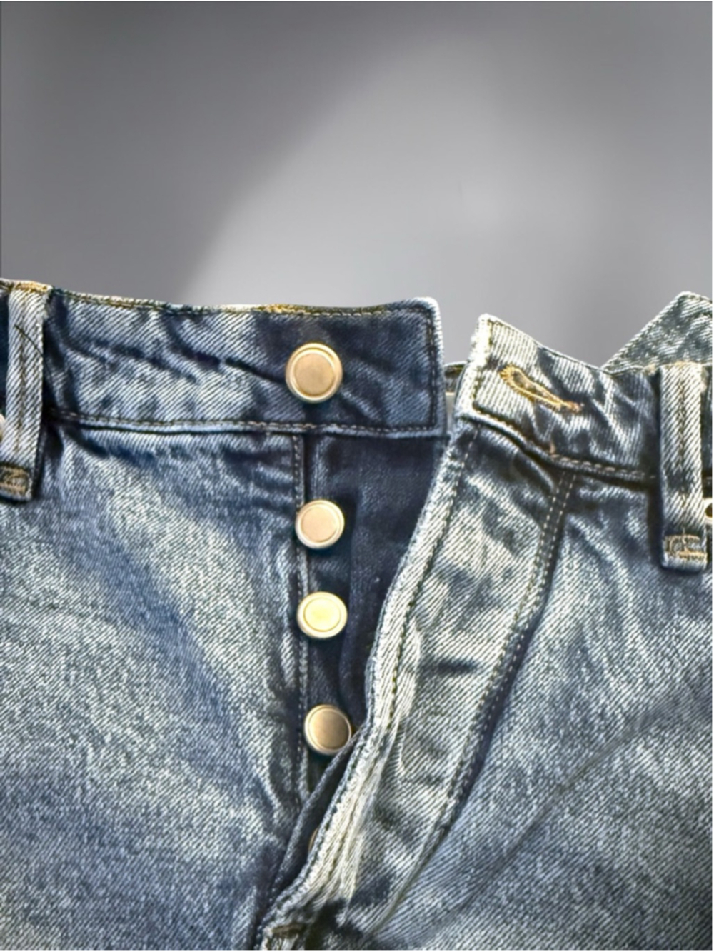 Good American Bombshell Short Chewed Pockets Size 4/27 - Picture 7 of 9